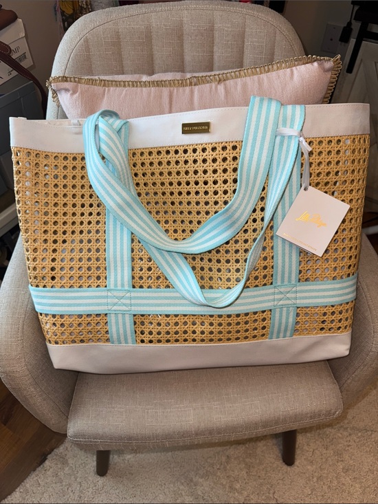 Lilly Pulitzer Handbags - Lilly Pulitzer Beach Tote NWT